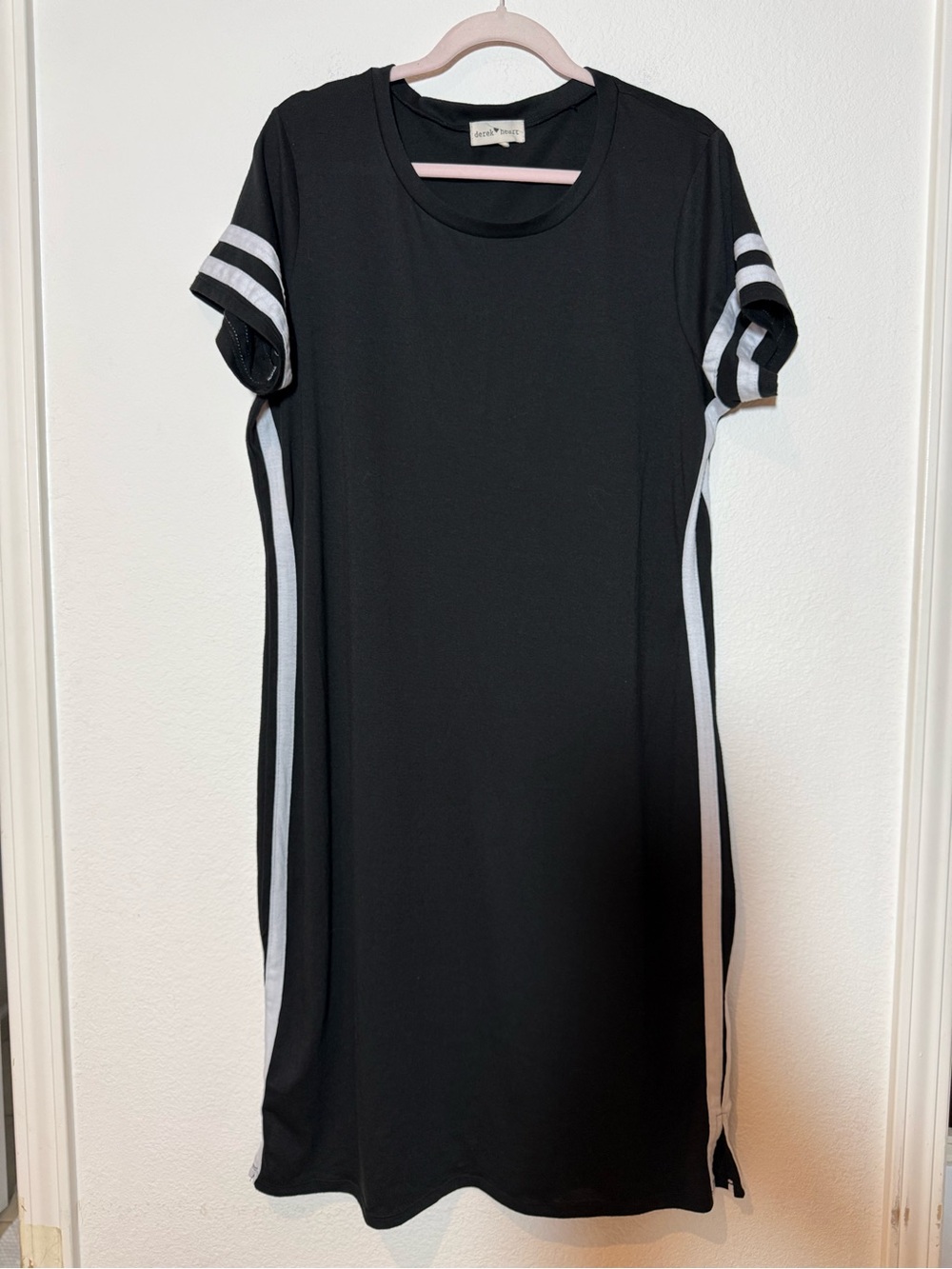 Derek Heart Black T-shirt Dress with White Side Stripes - Picture 6 of 9